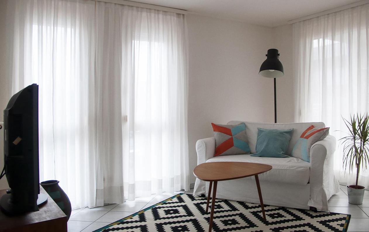 Gemuetliche Wohnung Mit Sonniger Terrasse บีทิกไฮม์-บิสซิงเงน ภายนอก รูปภาพ